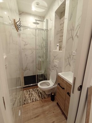 Towels, toilet paper - Cosy Appart in the heart of Marseille - Ideal for Couples, Families or Friends (Marseille)