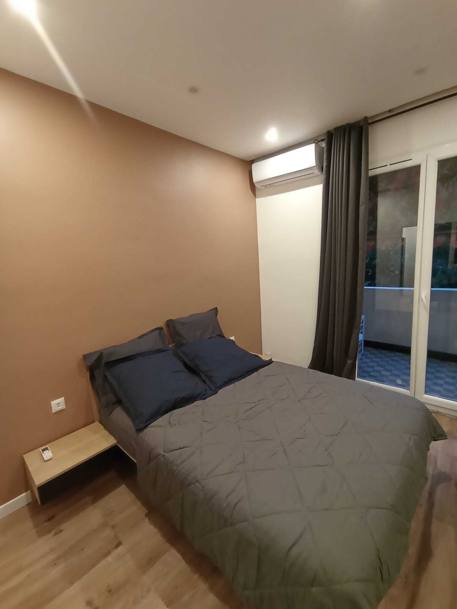 1 bedroom, bed sheets