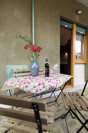 تناول الطعام بالخارج