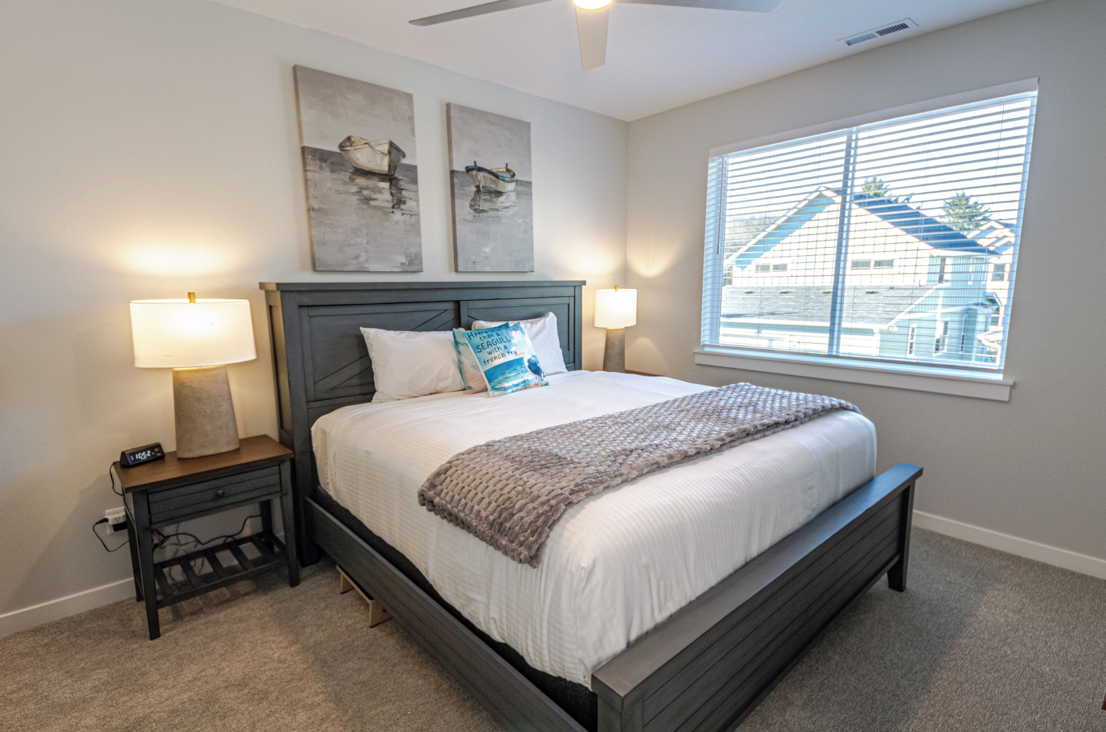 4 bedrooms, iron/ironing board, Internet, bed sheets