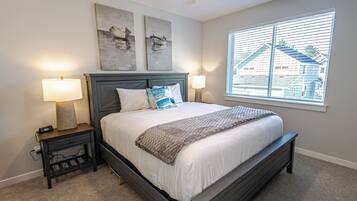 4 bedrooms, iron/ironing board, Internet, bed sheets
