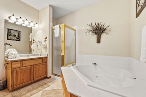 Shower, jetted bath, hair dryer, towels