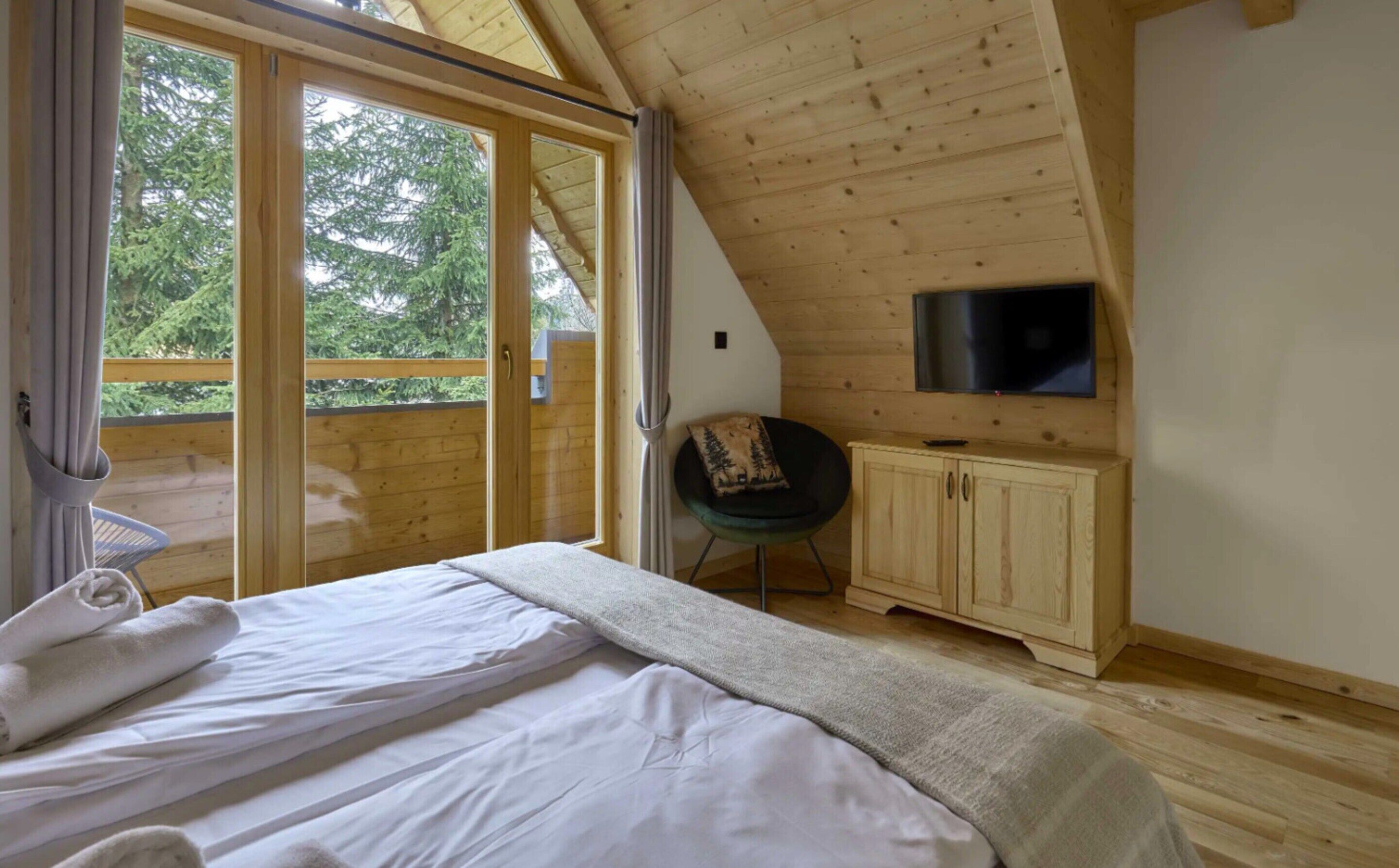 House | 3 bilik tidur, dilengkapkan perabot secara berasingan 