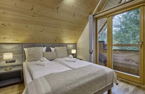 House | 3 bedrooms, individually furnished - Highlander-style Holiday Villa (Zakopane)