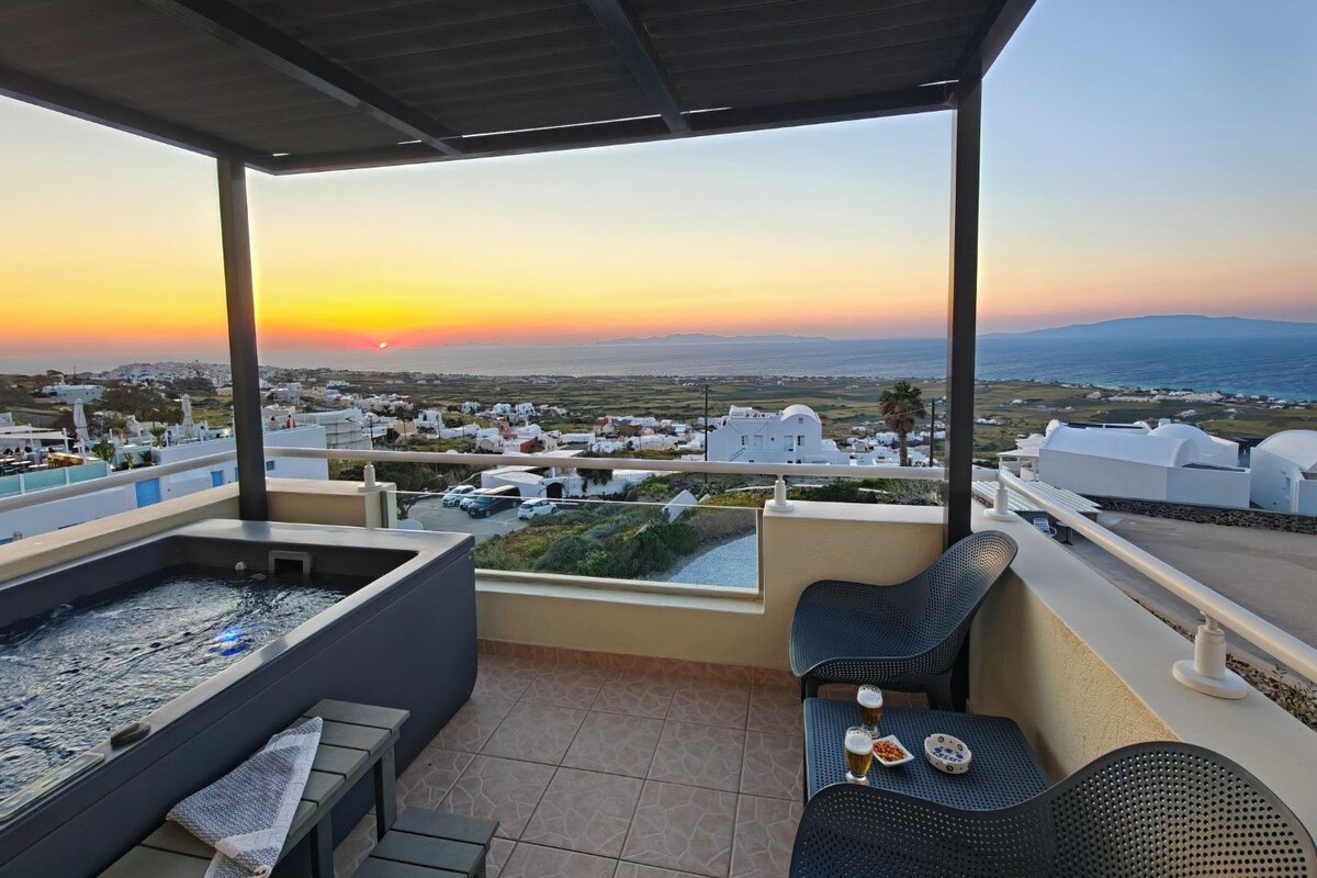 Deluxe Suite with Outdoor Hot Tub