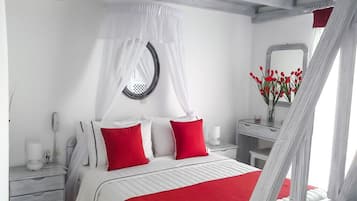 Deluxe-Suite, Whirlpool, Meerblick | Bettwäsche aus ägyptischer Baumwolle, hochwertige Bettwaren