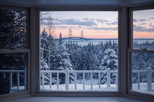 Mighty Mac Cape Cottage Spectacular Bridge Views