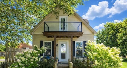 Daydream – Beachfront Cottage by Parlee Beach