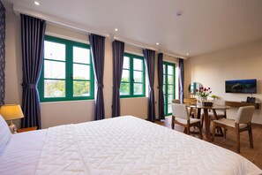Premier-Zimmer, 1 Schlafzimmer, Küche, Blick auf den Innenhof