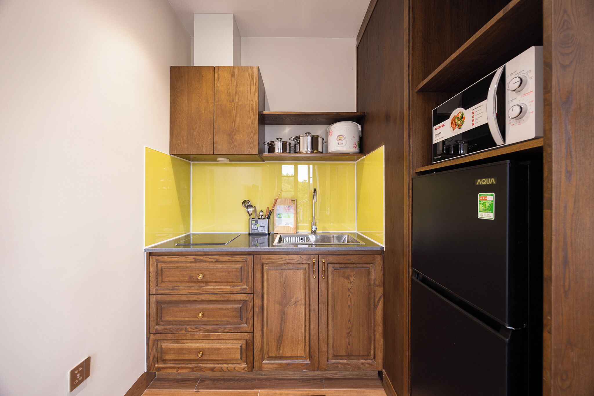 Premier Room, 1 Bedroom, Kitchen, Courtyard View | Private kitchen