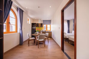 Family Room, 2 Queen Beds, Kitchen, Courtyard View | Dining - CIEL ROSE HOTEL (Dac Khu Phu Quoc)