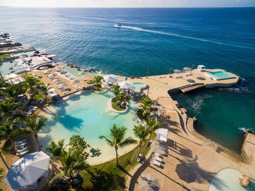 Excellent 3-bedroom condo with AC in adorable Dominicus