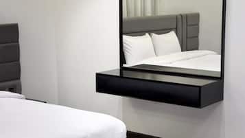 Villa – deluxe, hageutsikt | Sengetøy i egyptisk bomull, sengetøy av topp kvalitet og skrivebord