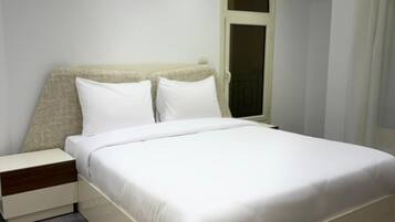 Egyptian cotton sheets, premium bedding, desk, laptop workspace