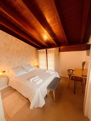 1 bedroom, free WiFi, bed sheets - Room at Casa Rural Kirana 4 (Bermeo)