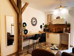 Interior - Studio Cosy - Spa & pool in the castle barns (Varennes-Vauzelles)