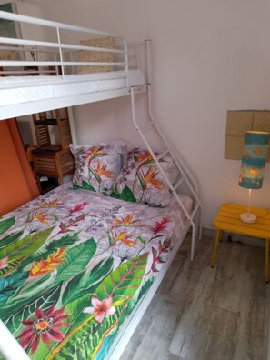 1 bedroom, iron/ironing board, WiFi, bed sheets - 25M2 all comfort, terrace, quiet 300 m from lagoon and town center (Sainte-Anne)
