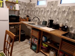 Private kitchen - 25M2 all comfort, terrace, quiet 300 m from lagoon and town center (Sainte-Anne)