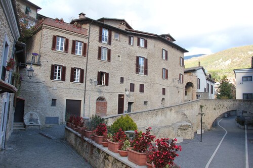 Charming apartment in a 17th-century building in the historic center.
