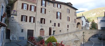 Charming apartment in a 17th-century building in the historic center.