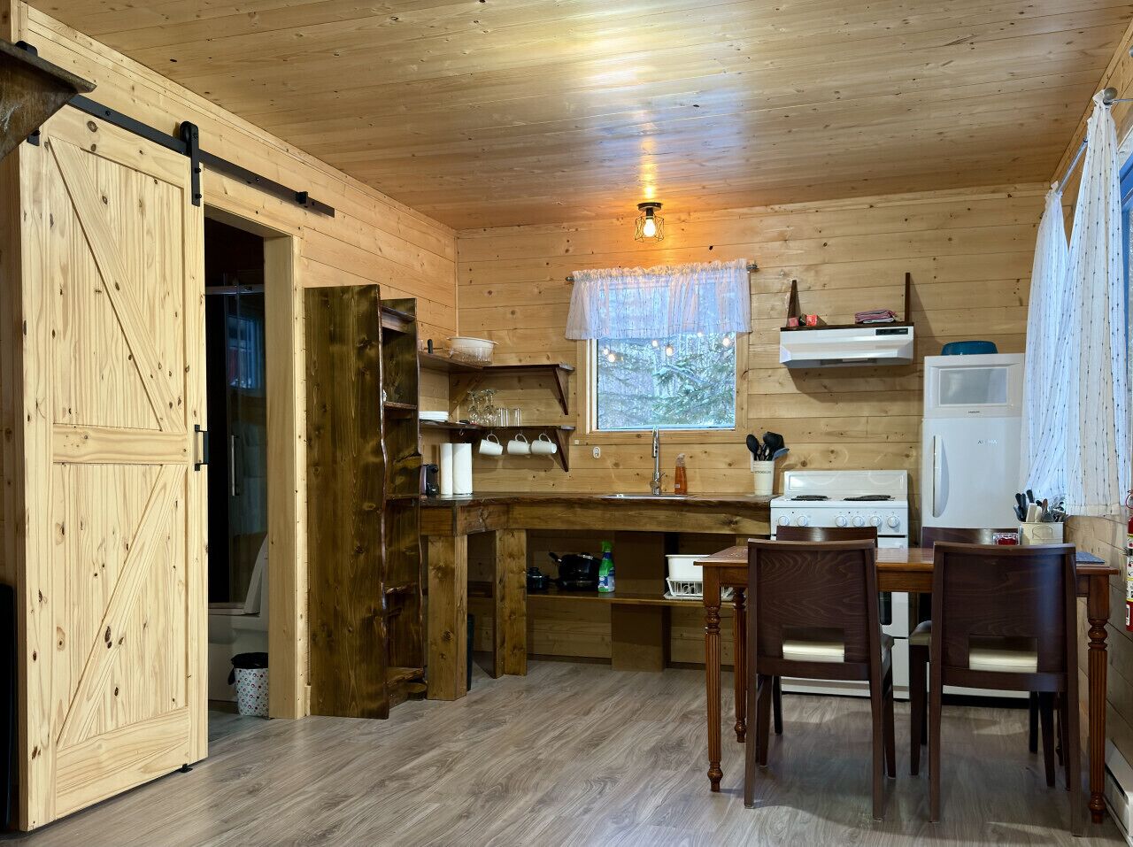 Microwave, oven, stovetop, coffee/tea maker