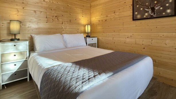 Room - Fully Equipped Cottage at Lake Pohénégamook #12 (Pohénégamook)