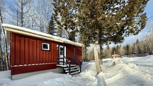 Exterior - Fully Equipped Cottage at Lake Pohénégamook #12 (Pohénégamook)