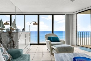 Smart TV - PCB Gulf Front Paradise at Edgewater deluxe 2/2 in Tower 3 with balcony (Panama City)
