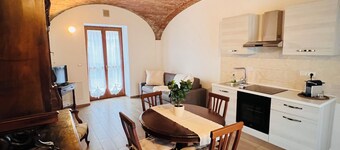 Modern apartment with all comforts in the historic center of the town.