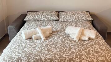 1 camera, ferro/asse da stiro, Wi-Fi, lenzuola