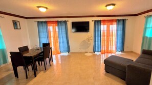 Smart TV - Cozy 2-bedroom house in Gorgeous Exuma with AC (Exuma)