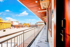 House | Balcony