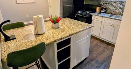 Cozy Basement Suite— Private Etry & Peaceful Stay