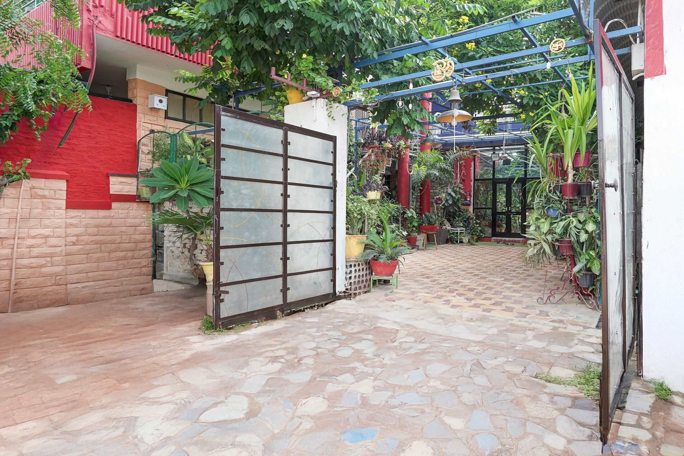 House | Reception