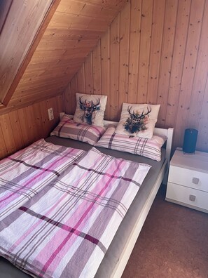 Reisekinderbett, kostenloses WLAN, Bettwäsche