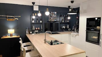 Microwave, oven, stovetop, dishwasher