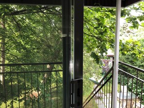 Property grounds - Cosy and warm place close to city center (Longueuil)