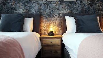 3 makuuhuonetta, työpöytä, silitysrauta/-lauta, Wi-Fi