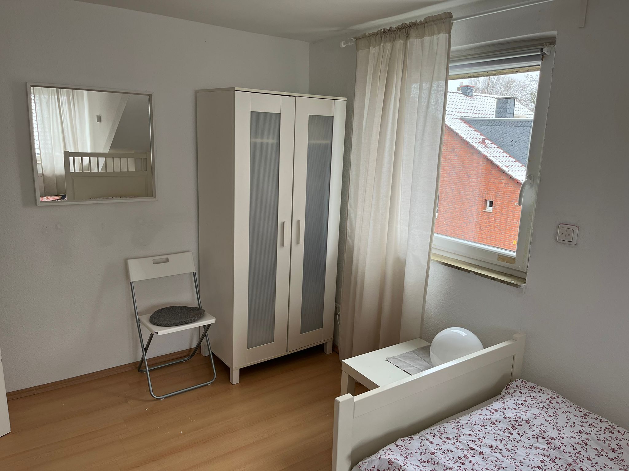 2 bedrooms, iron/ironing board, WiFi