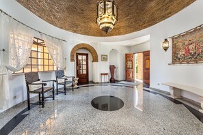 Lobby - Villa Sobreiro with spacious living areas and a serene ambiance. (Albufeira)