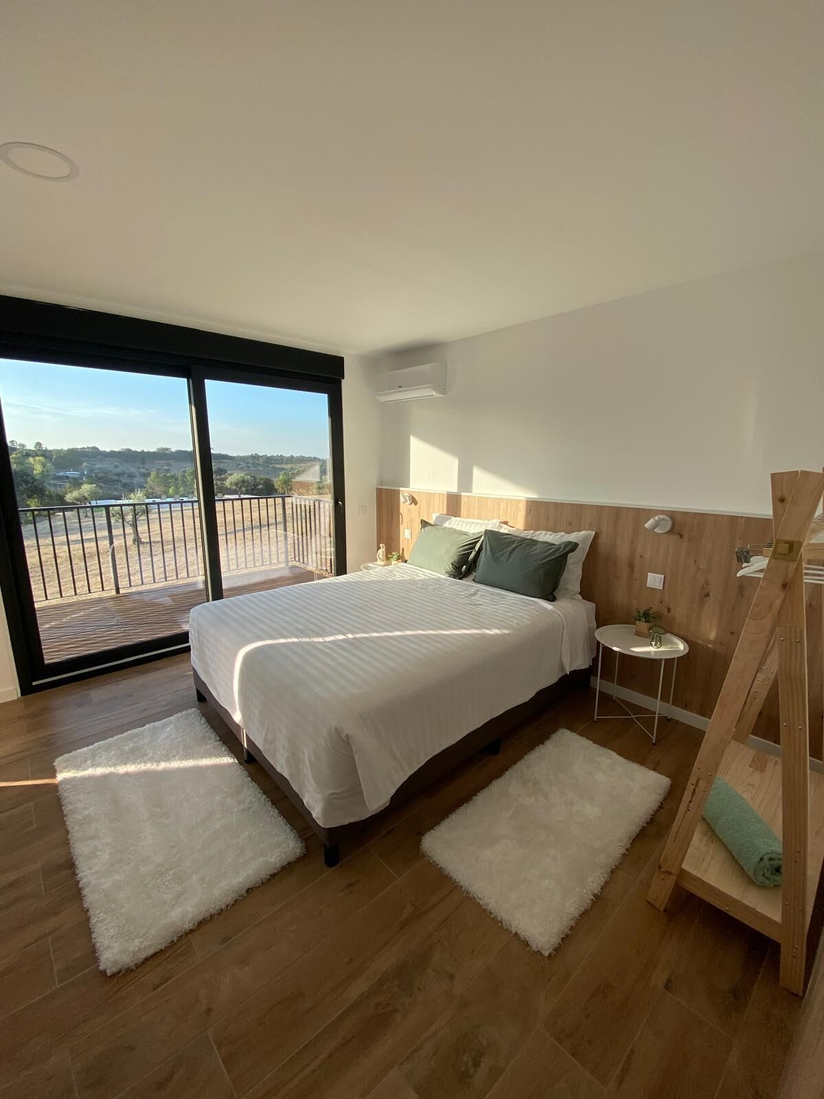 2 bedrooms, free WiFi, bed sheets, wheelchair access