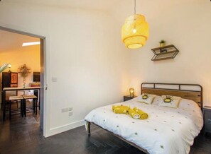 2 bedrooms, iron/ironing board, WiFi, bed sheets