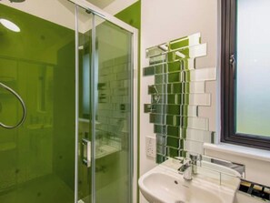 Bruser, håndklæder, Sæbe, Toiletpapir