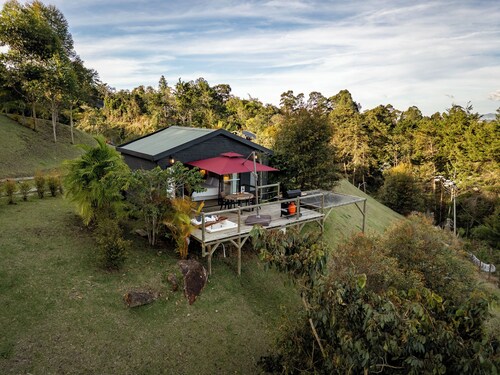 · Villa privada en la naturaleza 1 · Jacuzzi y cubierta para barbacoa ·