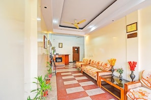 House | Reception - Super Collection O Hathroi Market Hotel Rishi (Jaipur)