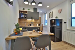 Private kitchen - Apartments Seventy Seven - A1  (1 bedroom, 2+2), Mountain View, Pet Friendly (Kranjska Gora)