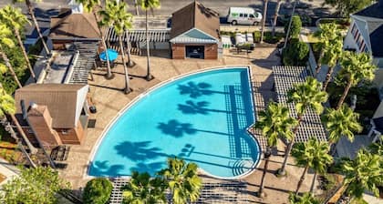 Fully Furnished 2BR/1BA condo, Oakleaf Town Center in Orange Park, FL 32065