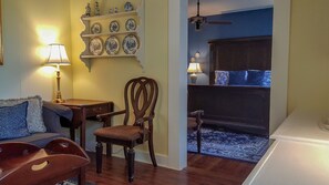 Superior Suite, Ensuite (Ducournau Suite	) | Egyptian cotton sheets, premium bedding, individually decorated - Andrew Morris House Bed and Breakfast (Natchitoches)