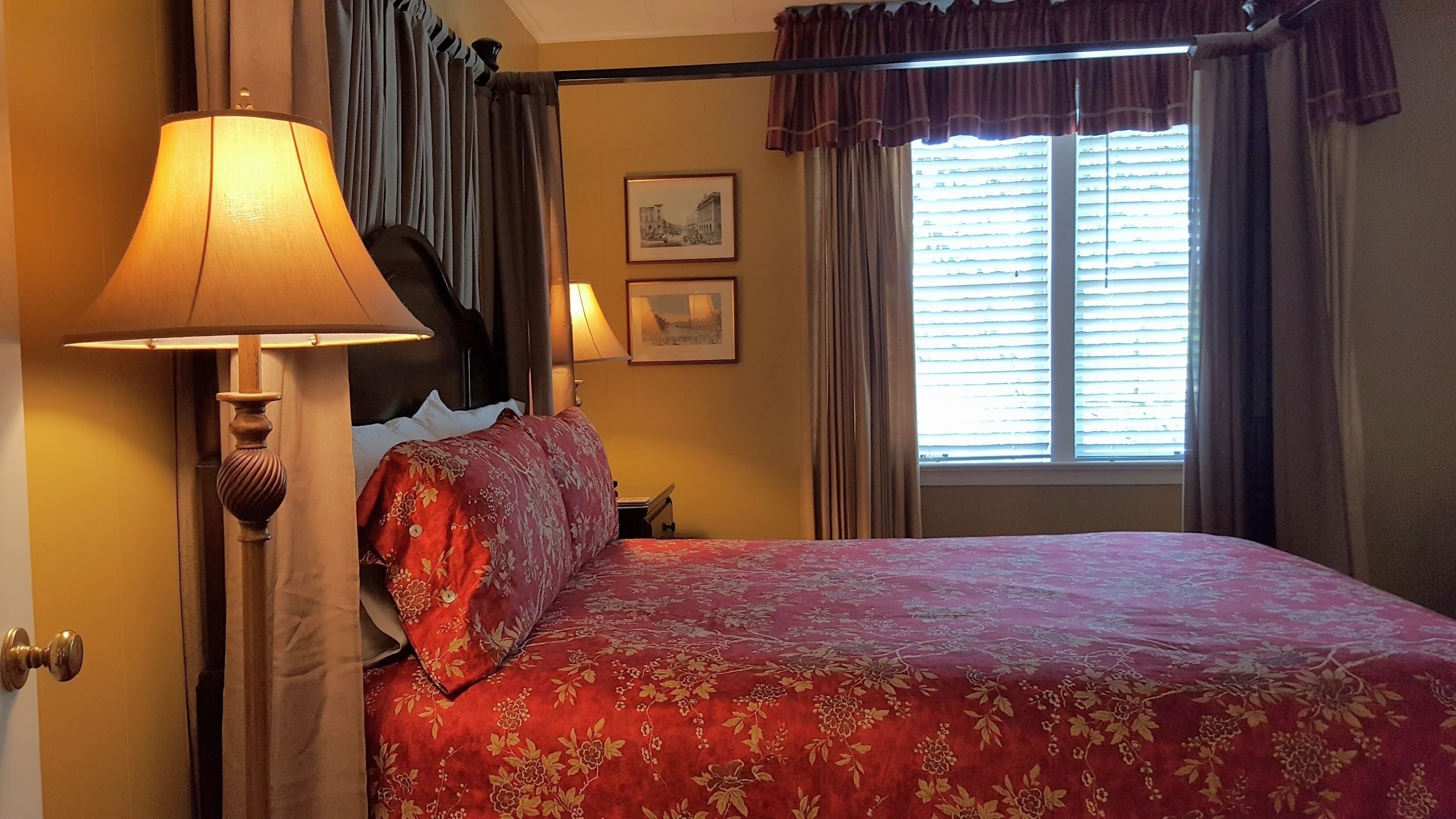 Superior Suite, Ensuite (Tucker Suite	)