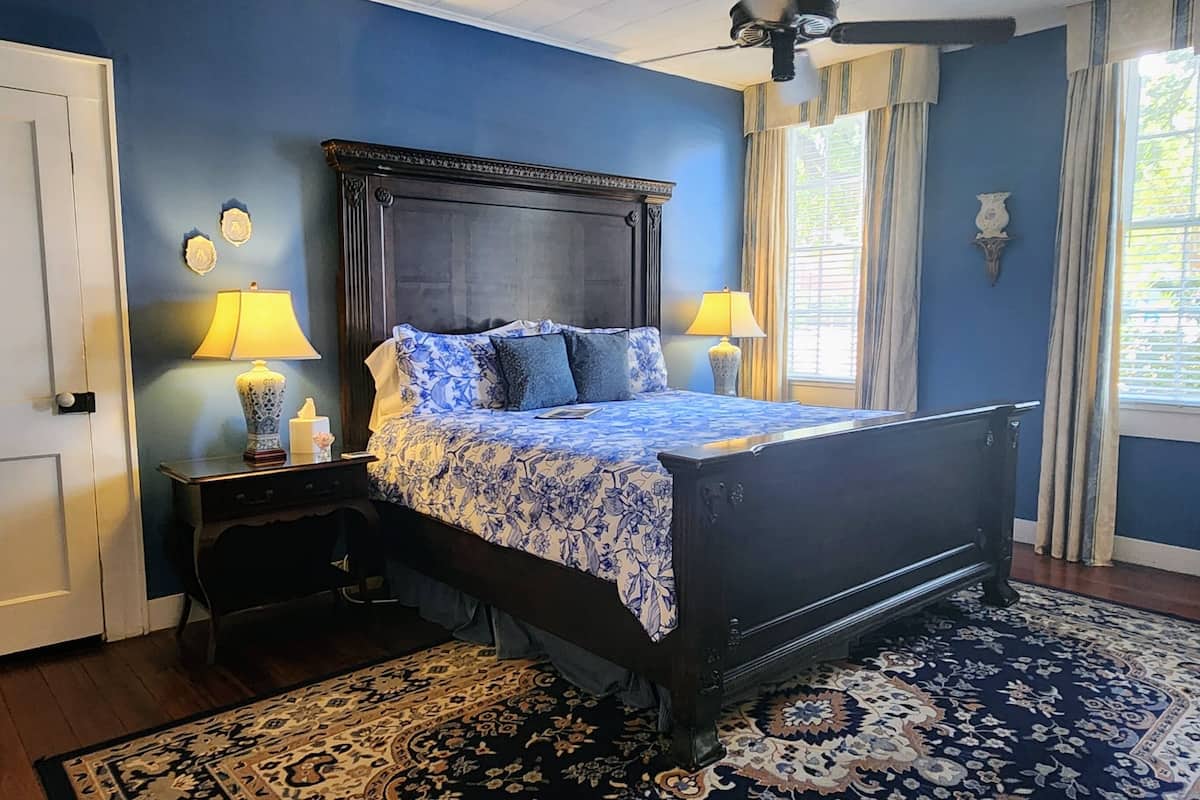 Superior Suite, Ensuite (Ducournau Suite )